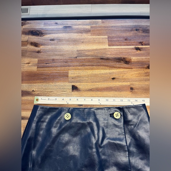 J. Crew Mini wrap skirt in navy blue faux patent leather women’s Size 4 NWT - Picture 8 of 12